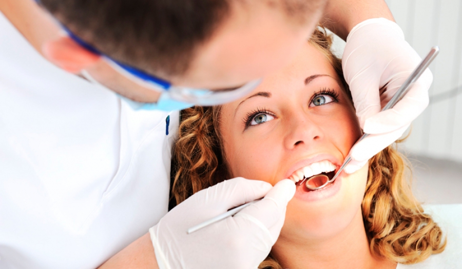 La plétora profesional que sufre la Odontología influye en que cada vez más jóvenes dentistas sean contratados como falsos autónomos. FOTO: Consejo General de Dentistas