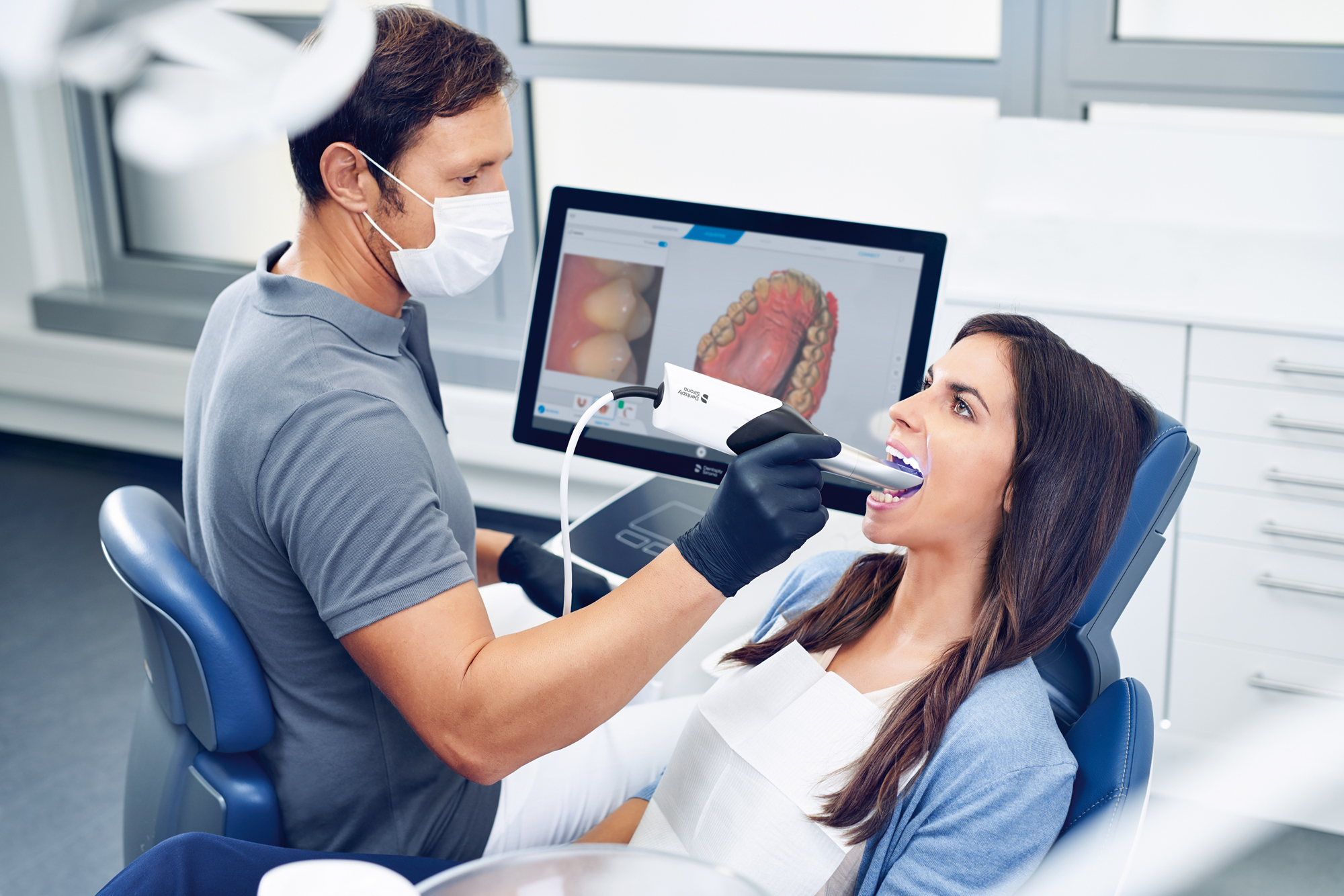 La tecnología de captura de imagen del escáner intraoral Primescan permite una impresión digital de alta precisión, incluso en mandíbula completa. FOTO: Dentsply Sirona