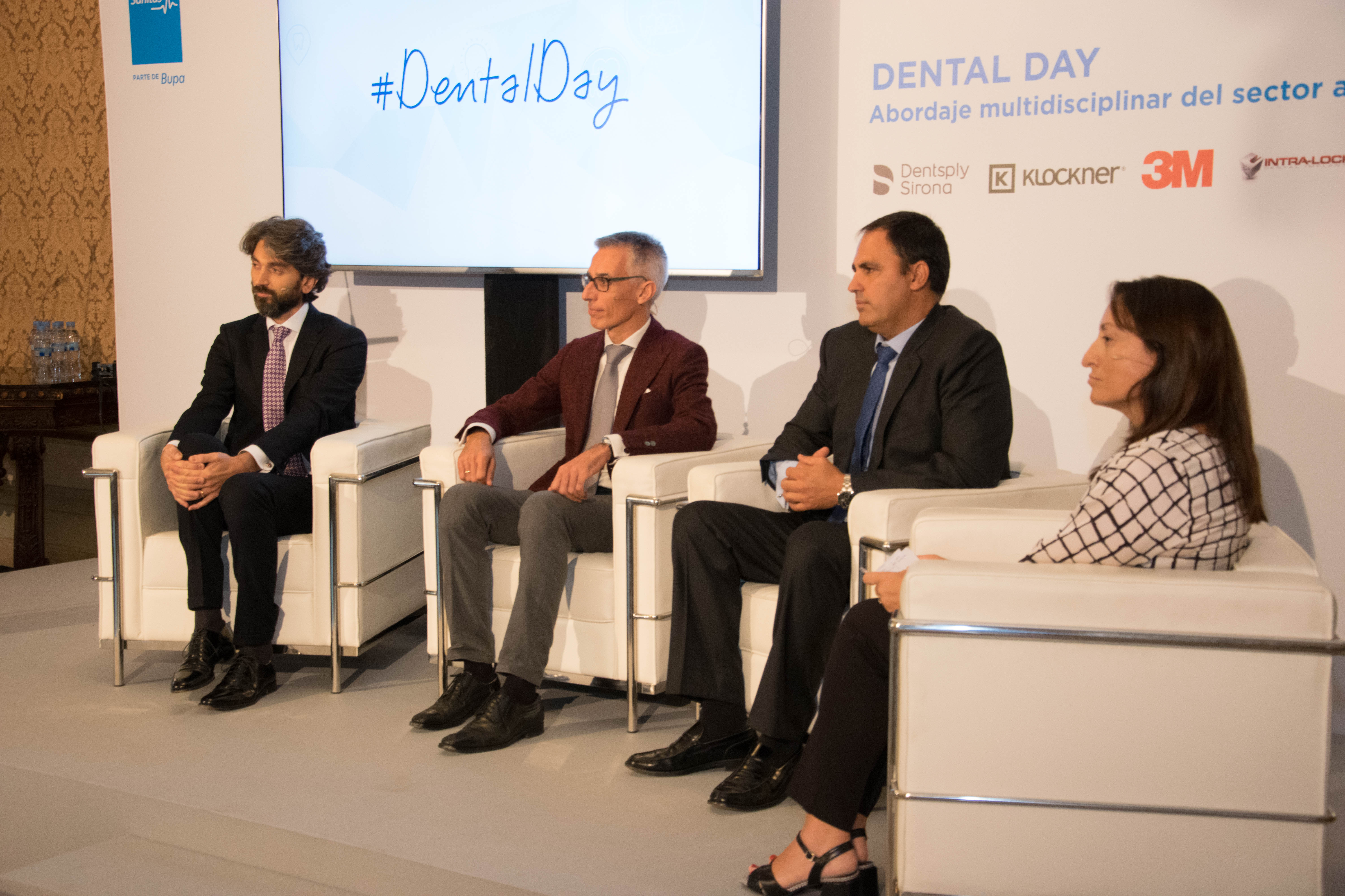 Durante la sesión han tenido lugar varias ponencias y una mesa redonda sobre los retos futuros de la odontología. FOTO: Sanitas Dental