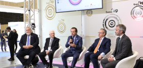 En la imagen (de izq. a dcha.): Klaus Lang, Patrono de la Fundación SEPA;  Jan Lindhe, Patrono de la Fundación SEPA; Adrián Guerrero, presidente de SEPA; Mariano Sanz, Catedrático de Periodoncia y