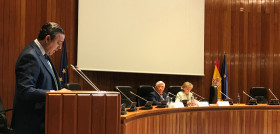 El Dr. Castro ha solicitado dar una solución urgente a la población infantil, discapacitados y adultos mayores, además de crear un Servicio Dental Comunitario para que disminuyan las diferencias in
