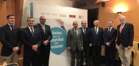 El Real Decreto 1718/2010 determina que las recetas médicas en soporte papel para cumplimentación manual o informatizada se confeccionarán con materiales que impidan o dificulten su falsificación.