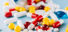 Los Consejos Generales Sanitarios insisten y recuerdan la normativa vigente, en la que se recoge que los únicos profesionales facultados para recetar medicamentos y productos sanitarios sujetos a pre