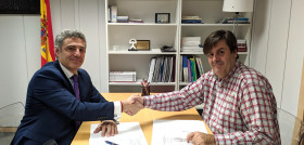 Pedro Rodríguez, socio fundador de Radiología Dental Network, y César Calvo, presidente del Colegio Profesional de Higienistas Dentales de la Comunidad de Madrid. FOTO: Colegio de Higienistas Denta
