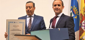 Los Dres. Óscar Castro (izq.) y Víctor Manuel Núñez (dcha.). FOTO: Consejo de Dentistas de España