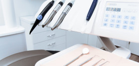 material_dentista_pexels-daniel-frank-305566