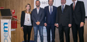 foto grupo premiados con secretaria de Secib Gemma Sanmartí y presidente de Secib Eduard Valmaseda
