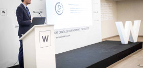 El Dr. Primitivo Roig en un momento de la presentación del estudio “Escenario Odontológico en España 2018”, elaborado por dentalDoctors Institute of Management, en el marco de la II Reunión An