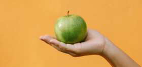alimentación_saludable_manzana_pexels-any-lane-5945644