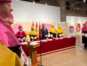 En la mesa, de izq. a dcha. Pedro Caballero, Pía López Jornet, Juan Mª Vázquez, Óscar Castro y Antonio Bascones