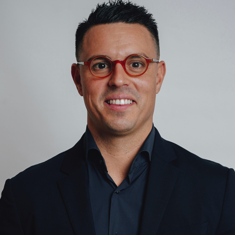 Alberto Monje posado