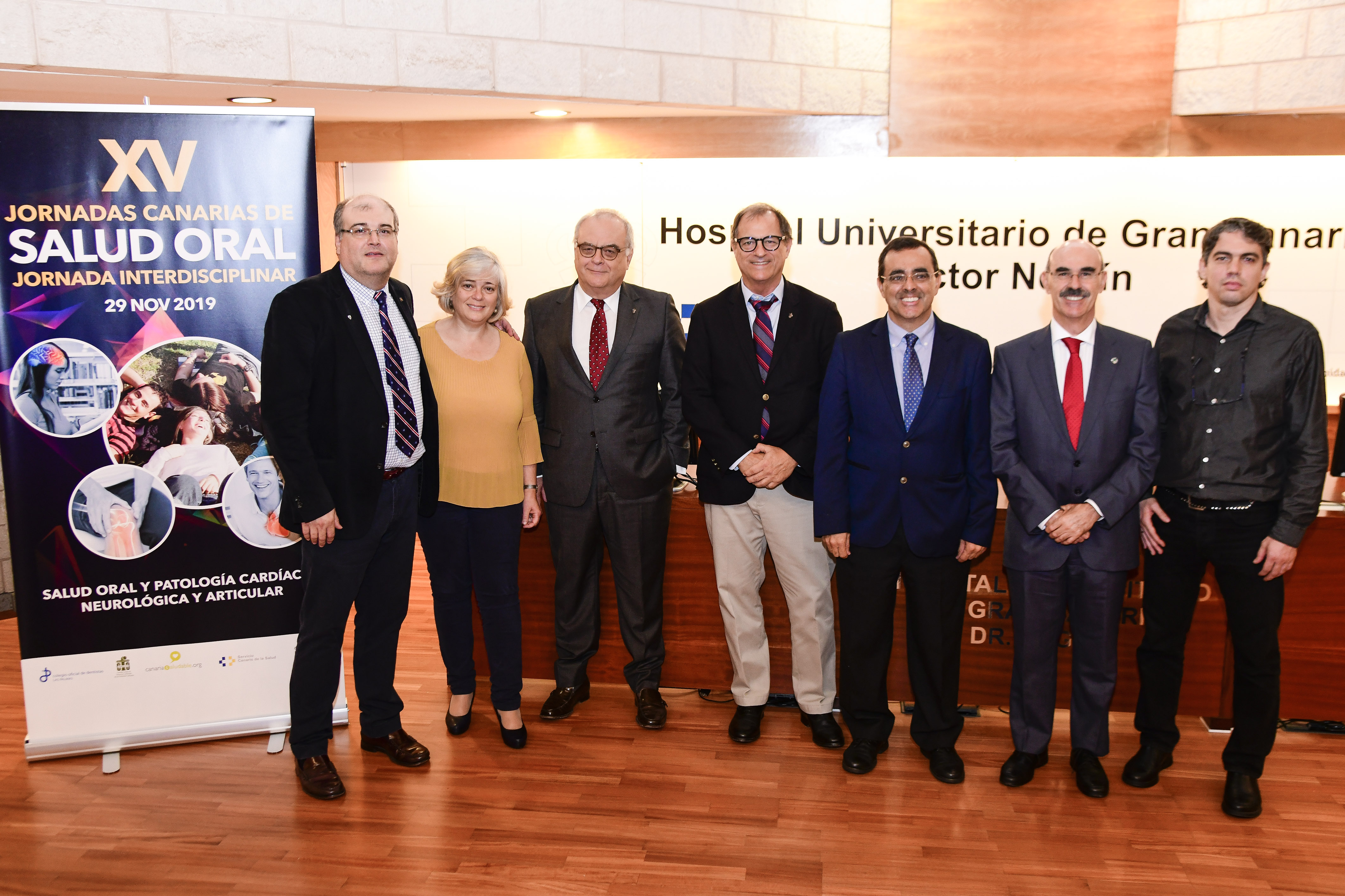 De izq. a drcha.: Dr. Miguel A. Hernández Pérez; Dr. David Rodríguez Fernández; Dr. Bernardo Macías Gutiérrez; Dra. Beatriz Rodríguez Lozano; Dr. Francisco Cabrera Panasco; Dr. Francisco Perera Molinero y Dr. Justo Sosa Doreste. FOTO: COELP