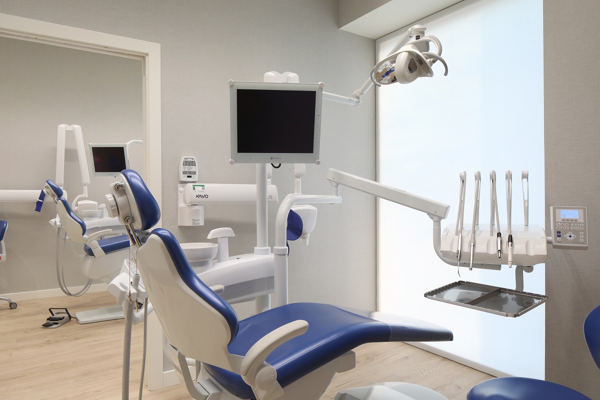 Incluso en los peores momentos de la pandemia de COVID19, los dentistas han cumplido ejemplarmente con su función como servicio esencial. FOTO: Sanitas