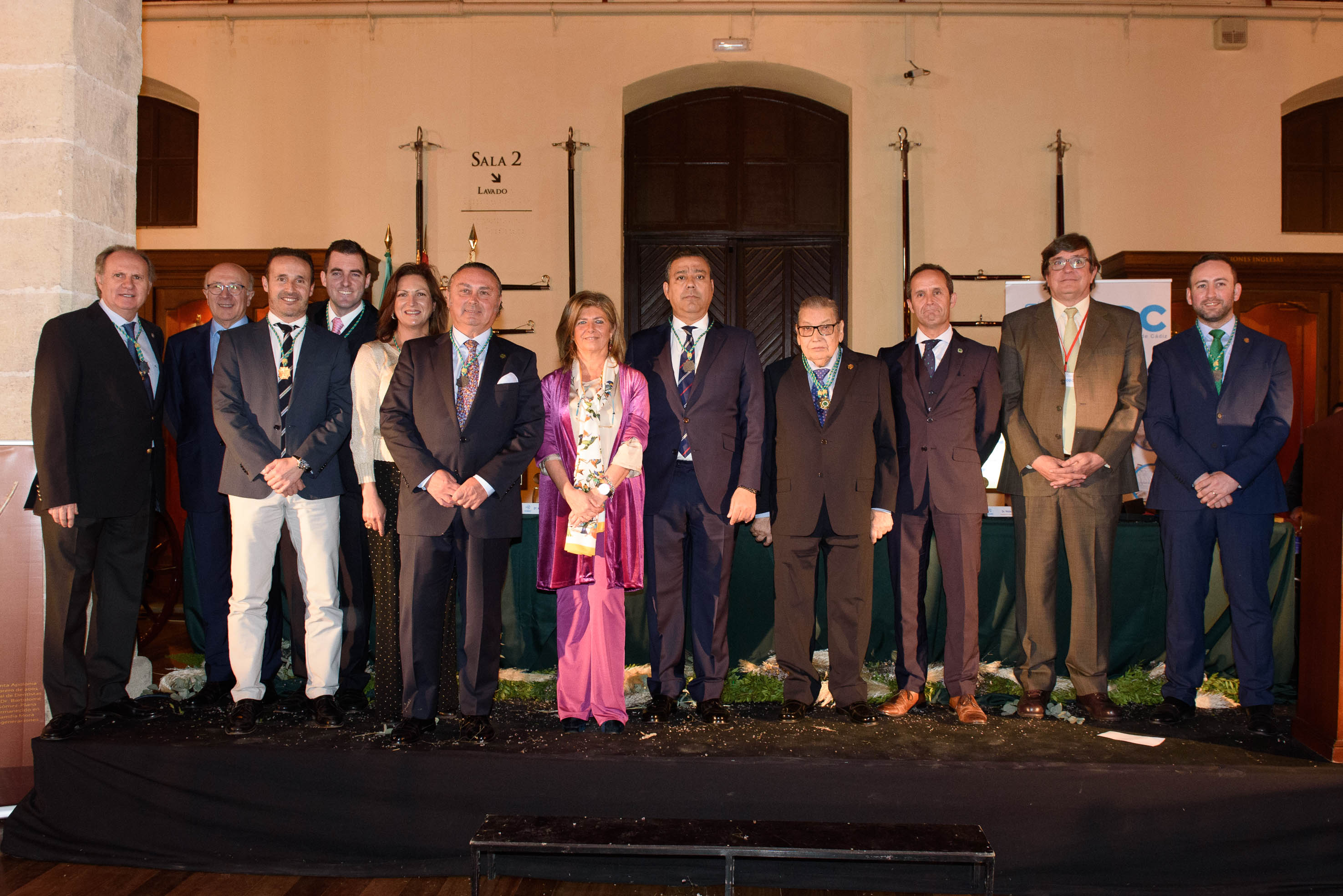 El presidente del Consejo General de Dentistas agradeció esta distinción y felicitó al Dr. Carrero y a toda la Junta de Gobierno por su entrega al servicio de la profesión. FOTO: Consejo General de Dentistas