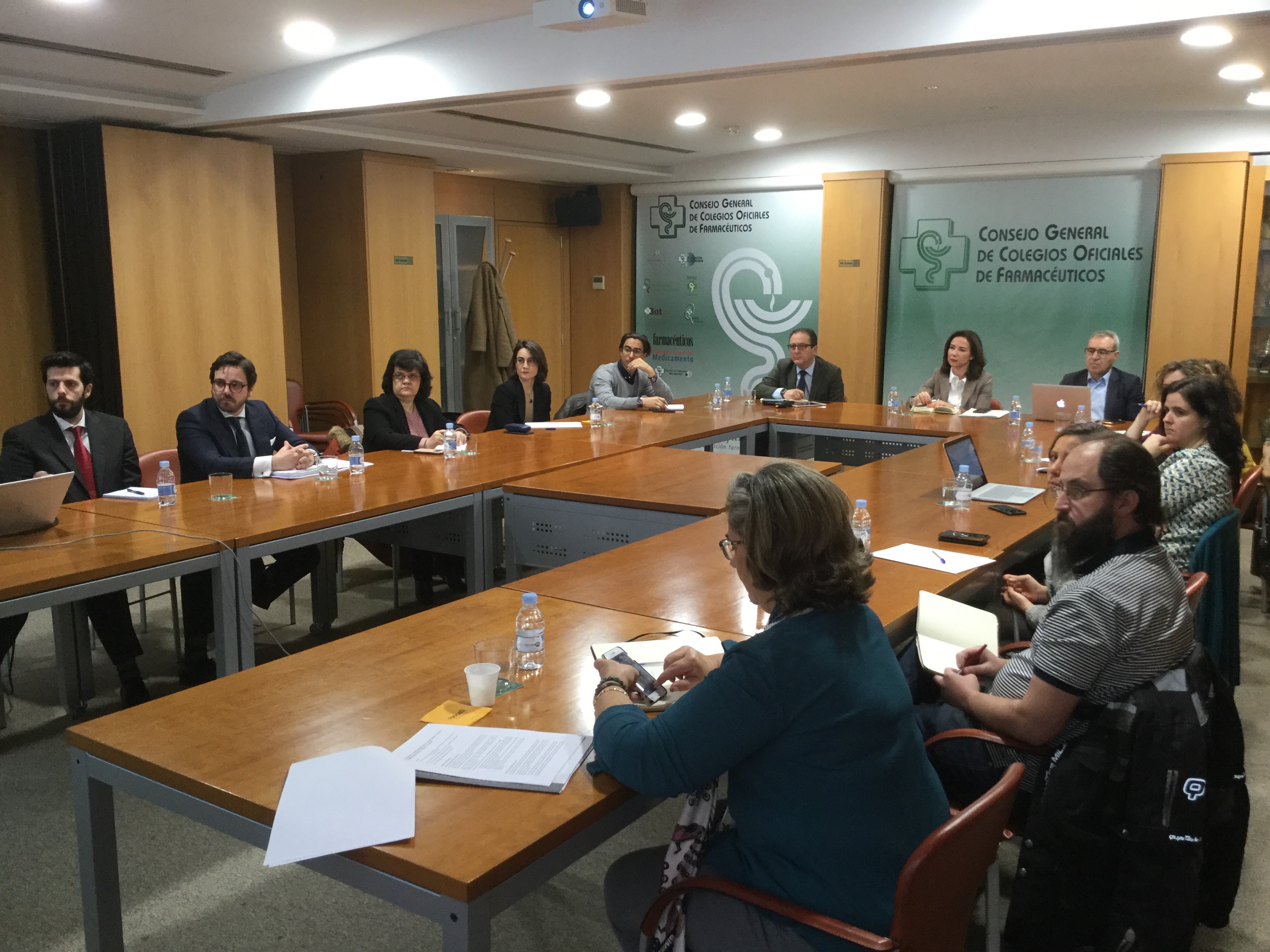 Reunión del grupo de trabajo de los consejos generales de médicos, dentistas, podólogos y farmacéuticos para avanzar en los módulos de prescripción y dispensación de la Receta Médica Privada Electrónica. FOTO: Consejo General de Dentistas