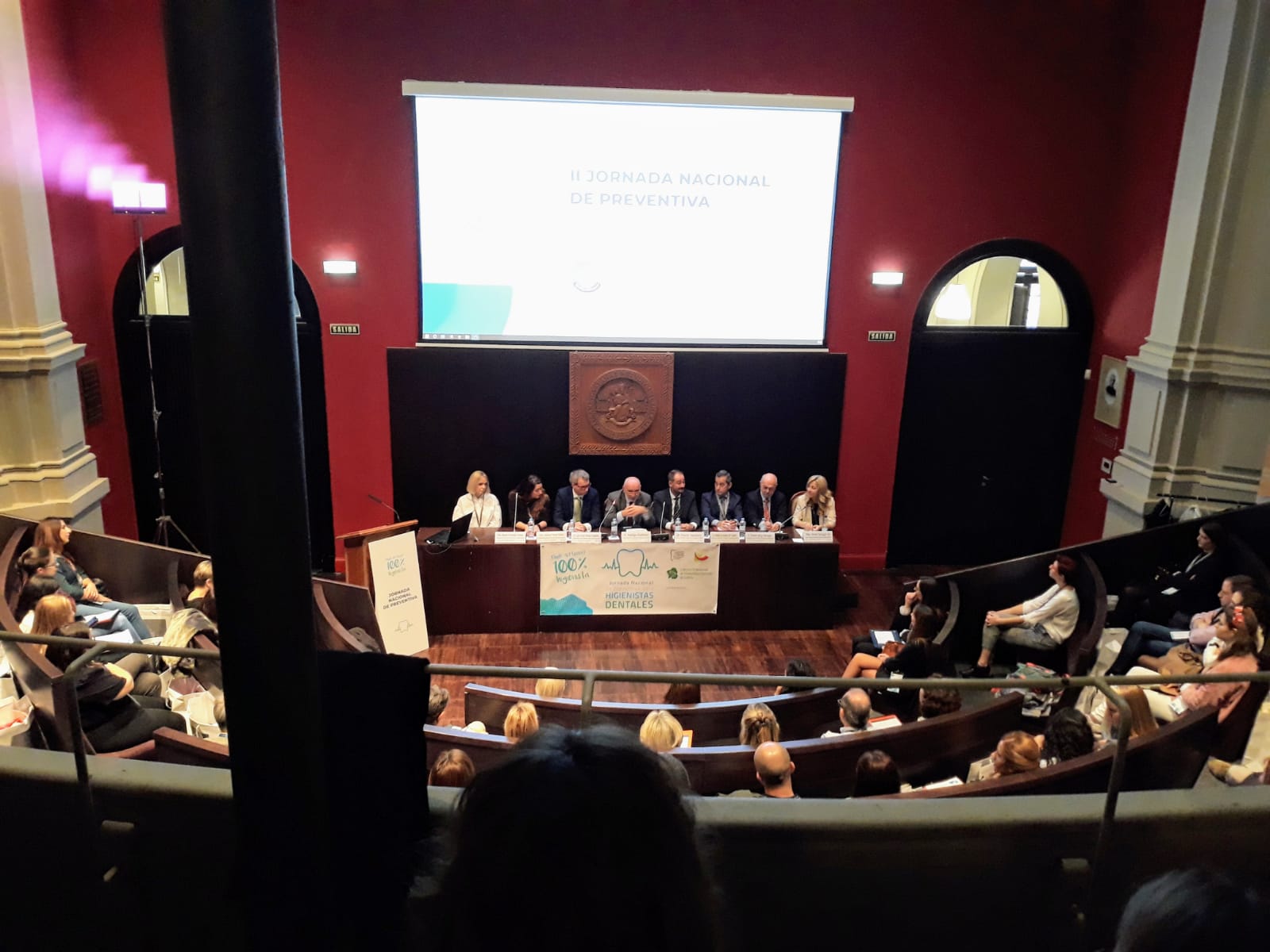 Las jornadas, celebradas en el Edificio Paraninfo de la Universidad de Zaragoza, contaron con profesionales destacados del sector y  líderes de opinión en odontología preventiva. FOTO: Colexio Profesional de Hixienistas Dentais de Galicia