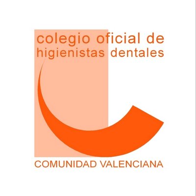 La acusada prestaba sus servicios sin estar dada de alta como higienista dental en el Colegio Oficial de Higienistas Dentales de la Comunidad Valenciana y sin estar en posesión del título que le habilitara para ello.