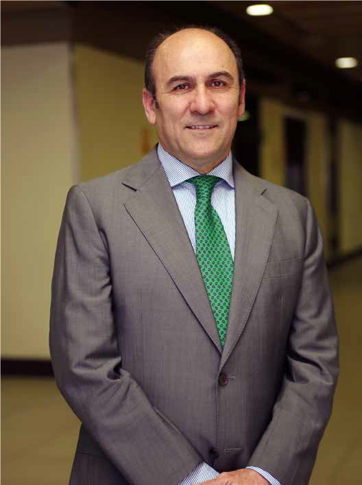 En la imagen, el Dr. Rafael Martínez de Fuentes, miembro del Comité Científico de SOCE Málaga 2020.