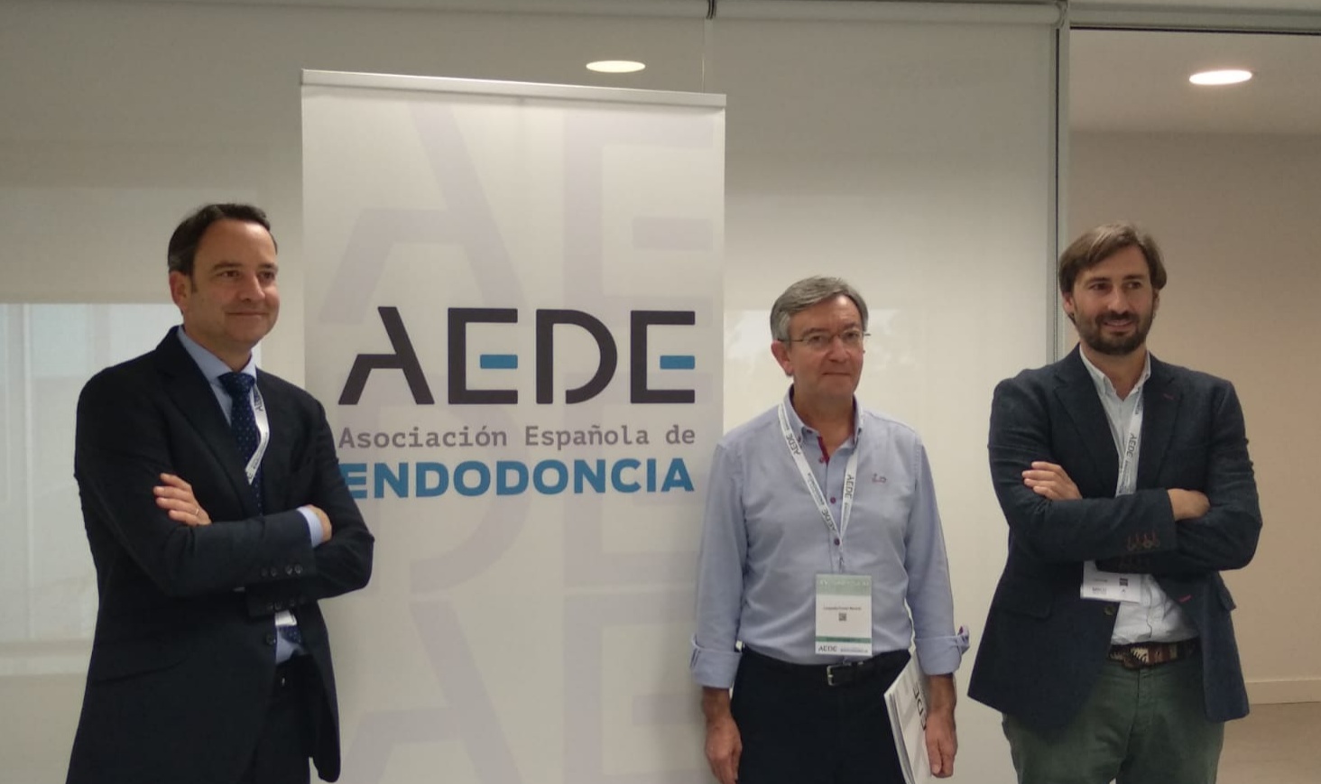 De izq. a dcha: El presidente de AEDE, Miguel Miñana; el presidente electo, Leopoldo Forner; y el secretario de AEDE, José Aranguren. FOTO: AEDE