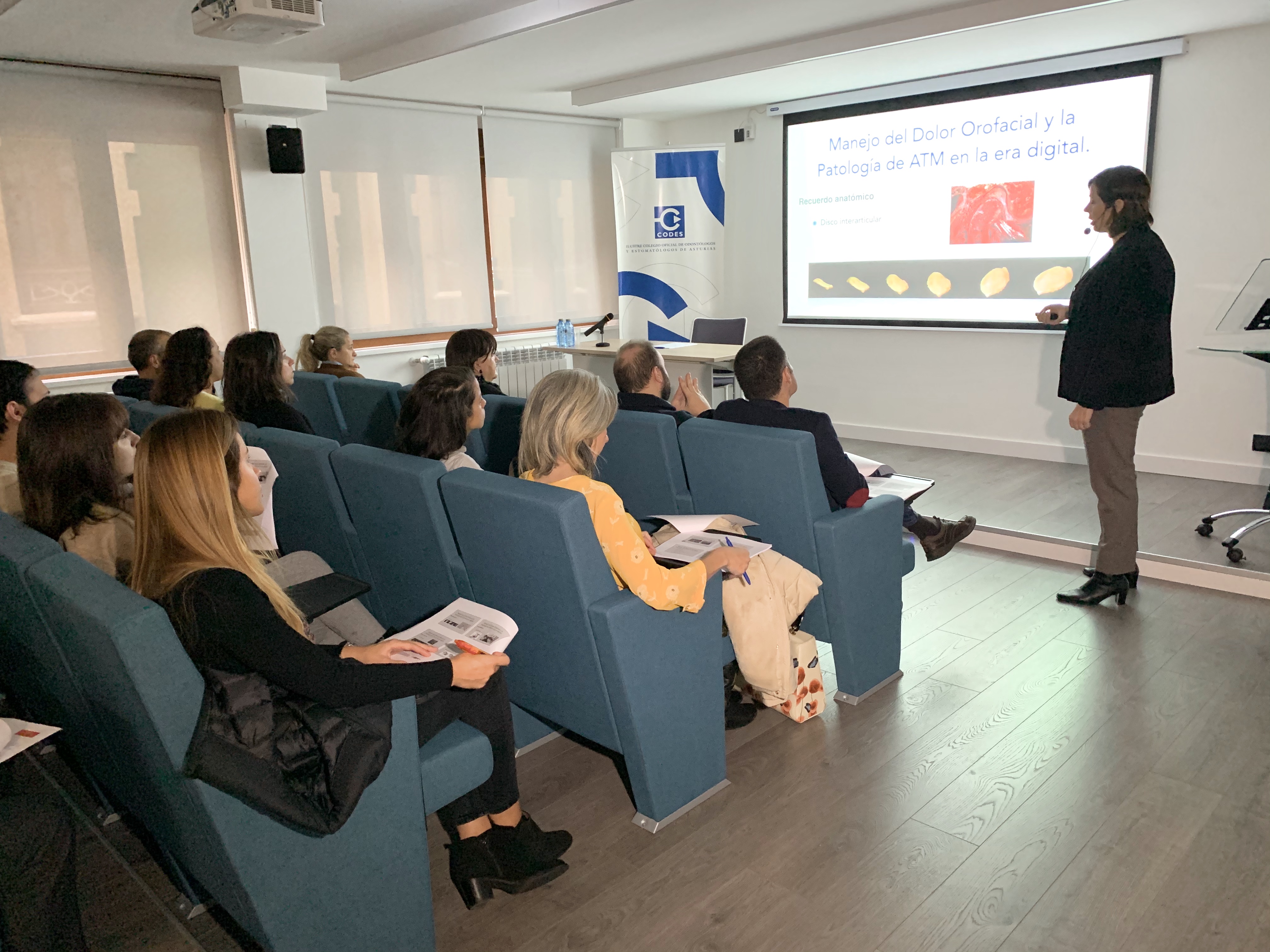 Medio centenar de colegiados asistieron al curso sobre dolor orofacial y patología de la ATM organizado por Codes. FOTO: Codes