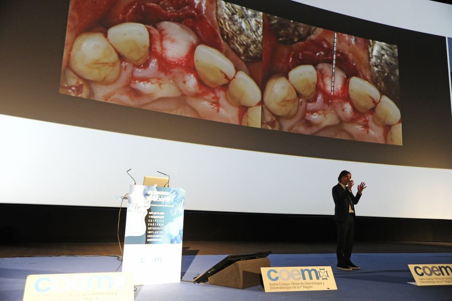 El Dr. Itsvan Urban durante su ponencia.