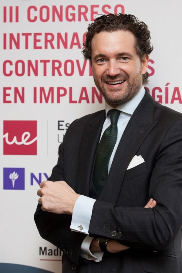  El Dr. Jaime Jiménez, organizador del curso y Director del Máster de Implantes de la Universidad Europea.