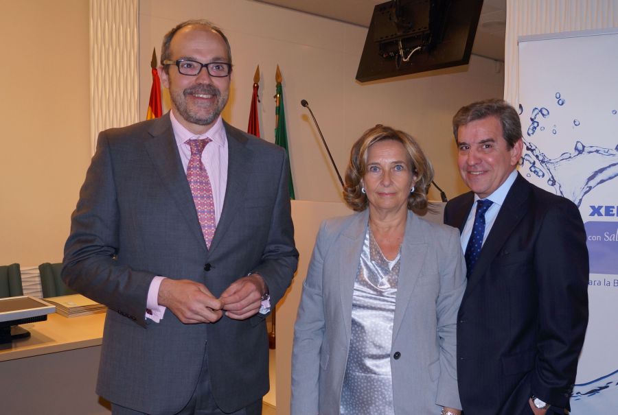 Los Dres. José Luis Cebrián, Rocío Cerero y Germán Esparza, ponentes del COEM en el curso.