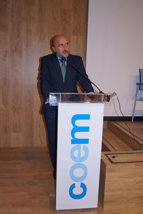 Dr. Álvaro Miró Seoane, vocal de la Comisión Deontológica, presentó el Media COEM.
