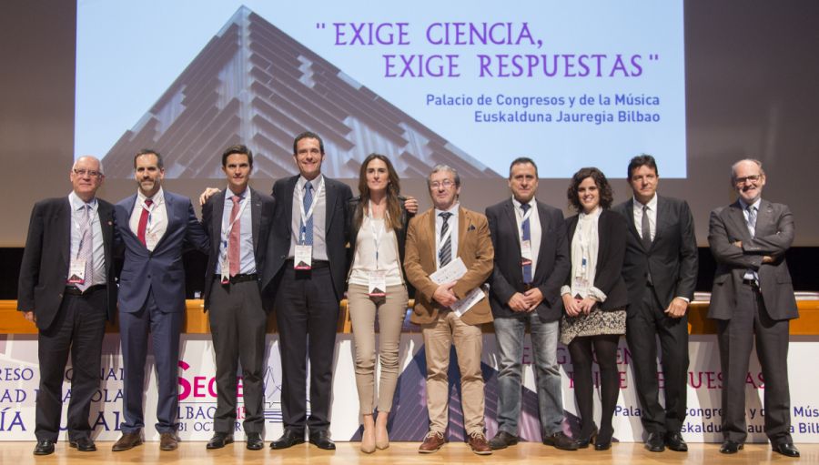 El comité organizador del XIII Congreso SECIB Bilbao 2015, junto al Dr. Eduard Valmaseda, nuevo presidente de SECIB y los presidentes del comité científico del XIII Congreso SECIB, los Dres. Cosme Gay Escoda y José Manuel Aguirre.