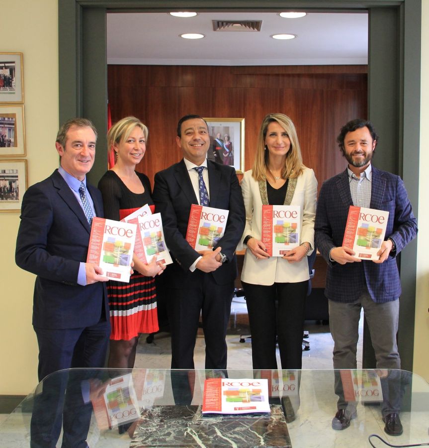 De izda a dcha: Dr. José Miguel Errazquin, Dra. Marcela Bisheimer, Dr. Oscar Castro, Dra. Isabel Sáez de la Fuente, Dr. Ramón Soto-Yarritu.