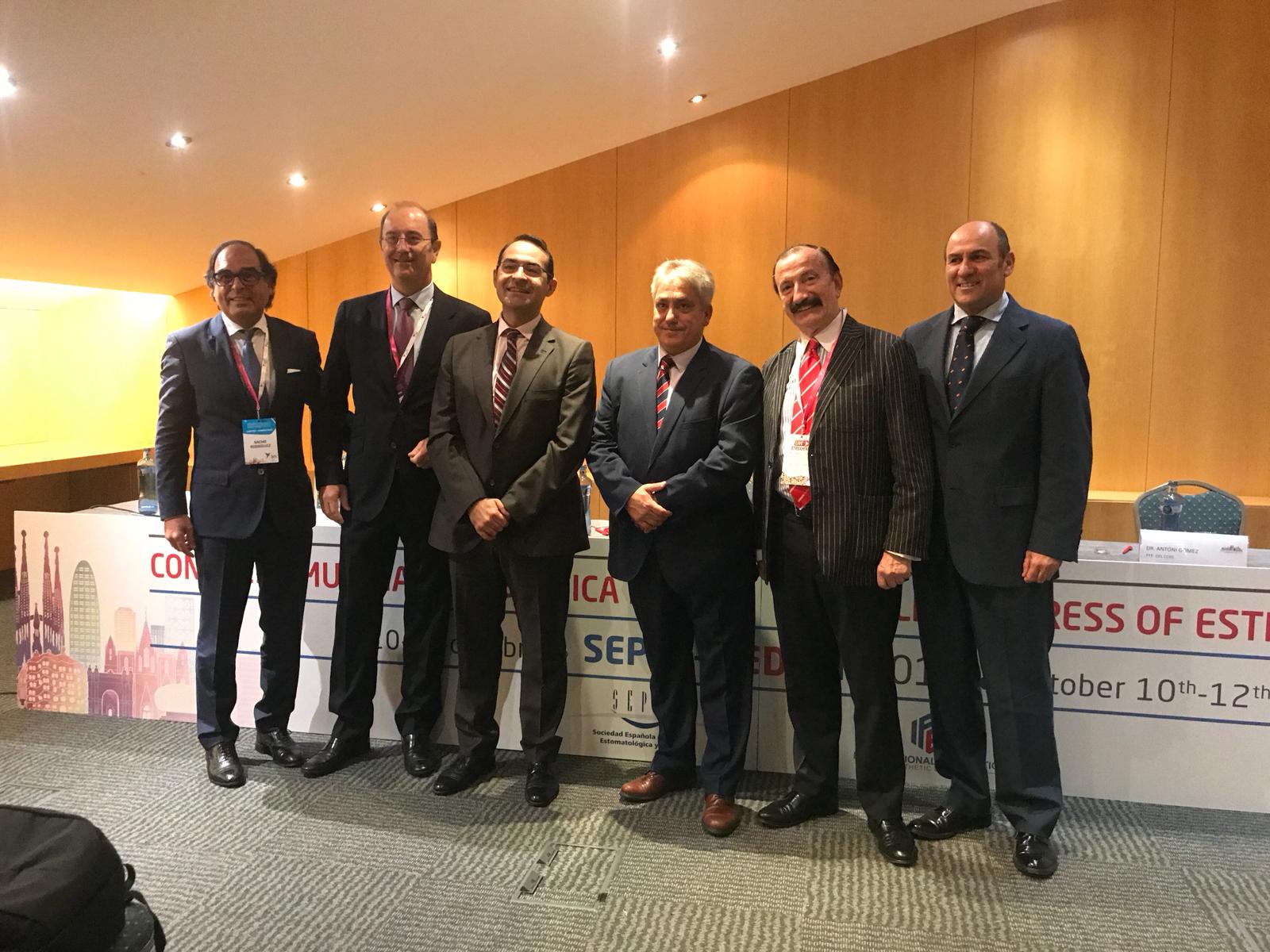 En la imagen (de izq. a dcha.): Nacho Rodríguez, presidente del comité científico; Miguel Roig, presidente de SEPES; Antoni Gómez, presidente del COEC; Juan M. Molina, presidente Sector Dental en Fenin; Jaime Gil, presidente de IFED, y Rafael Martínez de Fuentes, de la Junta de SEPES. FOTO: DM-El Dentista Moderno