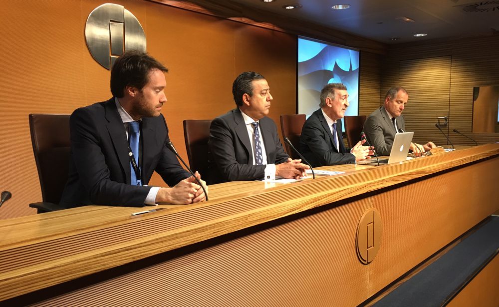 El pasado viernes, 11 de marzo, en el marco del Salón Expodental, el presidente del Consejo General de Dentistas de España, Óscar Castro Reino, el Secretario General, Juan Carlos Llodra Calvo y el Vicerrector de Relaciones Internacionales de la Universidad de Lyon, Denis Bourgois, presentaron a los medios informativos los resultados del Observatorio de la Salud Oral, un proyecto pionero en Europa.