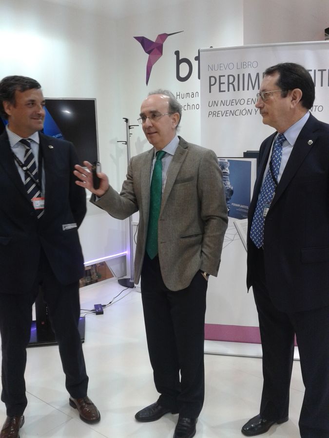 El Dr.  Eduardo Anitua presenta su último libro en el marco de Expodental 2014