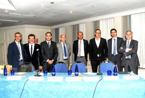 De izda a dcha: Dr. Montes, Dr. Salmerón, Dr. Duarte, Dr. Burgueño, Dr. López Píriz, Dr. Davó, Dr. López Vilagrán, y Dr. Cuadrado de Vicente. 